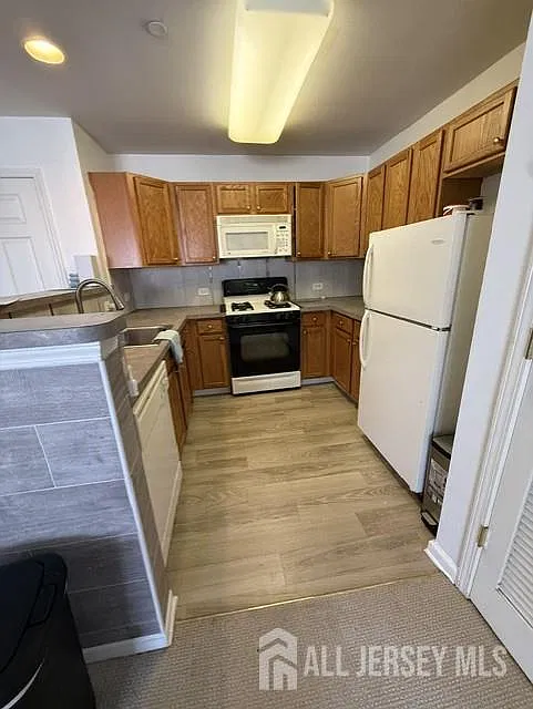 358 Rector St #505