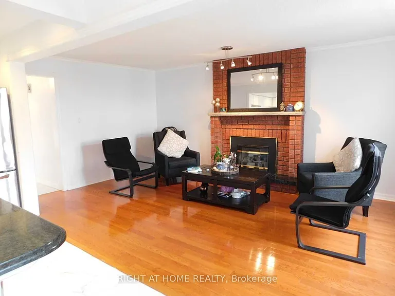 128 William Stephenson Dr — Photo 10