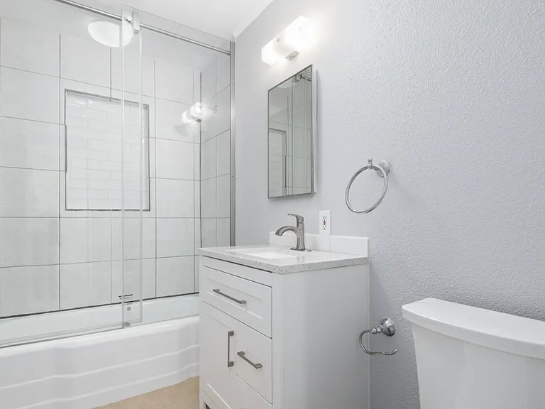 7913 Milton Ave — Photo 15