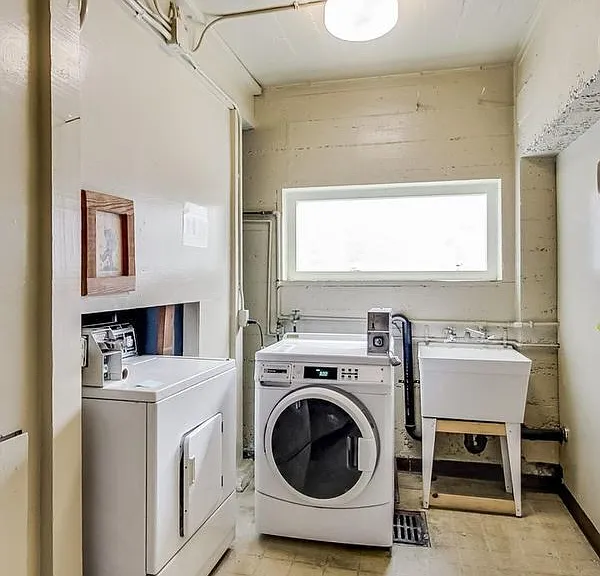 2208 Lakeshore Ave #311 — Photo 24