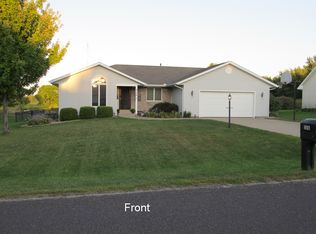 326 Whispering Oaks Dr, Metamora, IL