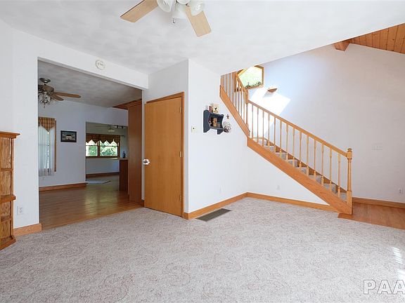 4th image of 900 S Poplar St