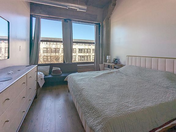 3rd image of 1151 W 15th St Unit 335