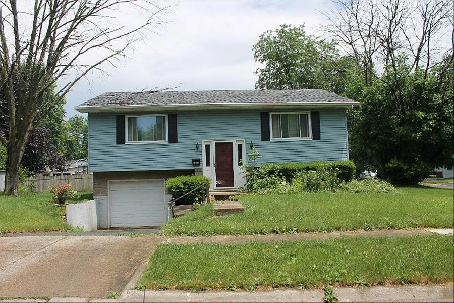 1568 Cranwood Dr photo 1