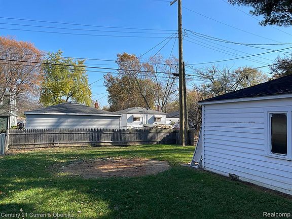 2nd image of 4927 Katherine St