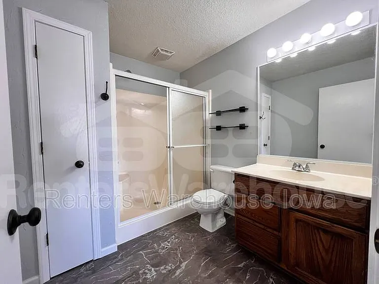 1709 NE Sherman Ct — Photo 15