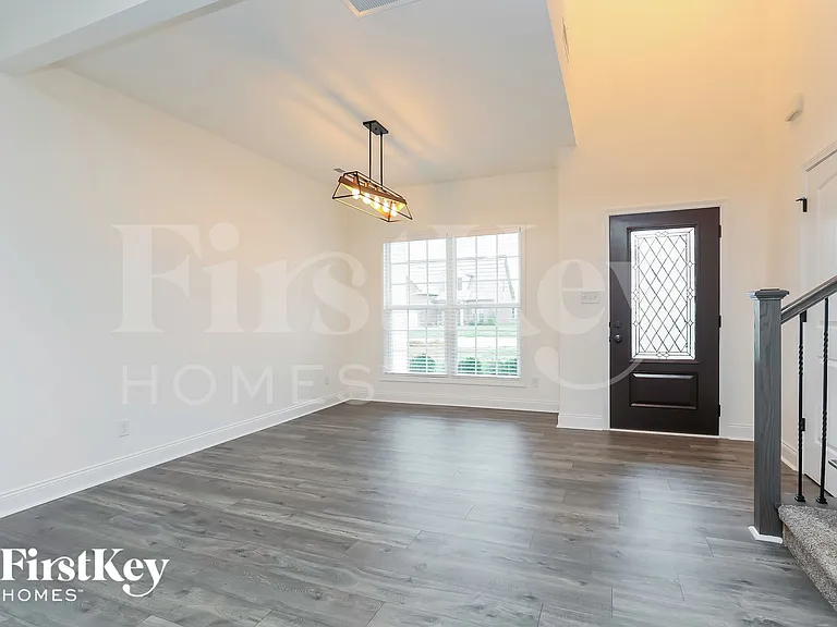 516 Dexter Dr — Photo 4