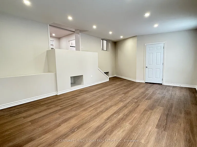 4383 Petrie Ct #UPPER — Photo 7
