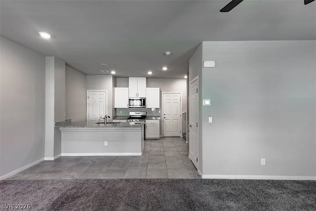3 bed, 2.0 bath, 1444 sqft, $1,900 — Photo 4