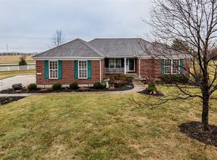 6973 Man O War Ln, Mason, OH 45040