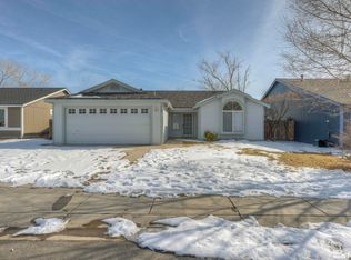 526 Rawe Peak Dr, Dayton, NV