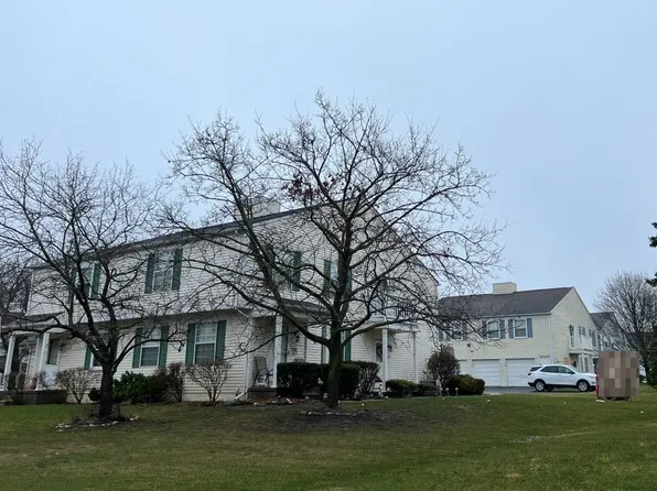 1436 Mariner Dr, Walled Lake, MI 48390