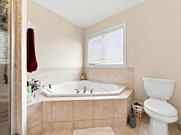 35 Sky Harbour Dr — Photo 20