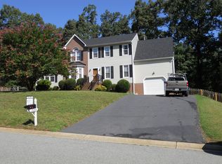10202 Oakdell Dr, North Chesterfield, VA 23237