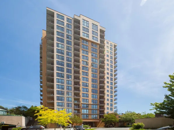 511 Rochester Ave #1204, Coquitlam, BC V3K 0A2