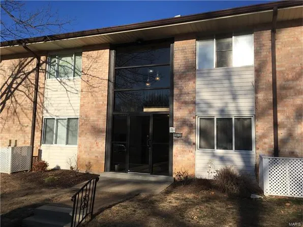 10135 Sakura Dr Unit 10135D, Saint Louis, MO 63128