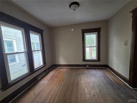 4th image of 514 W Ostrander Ave