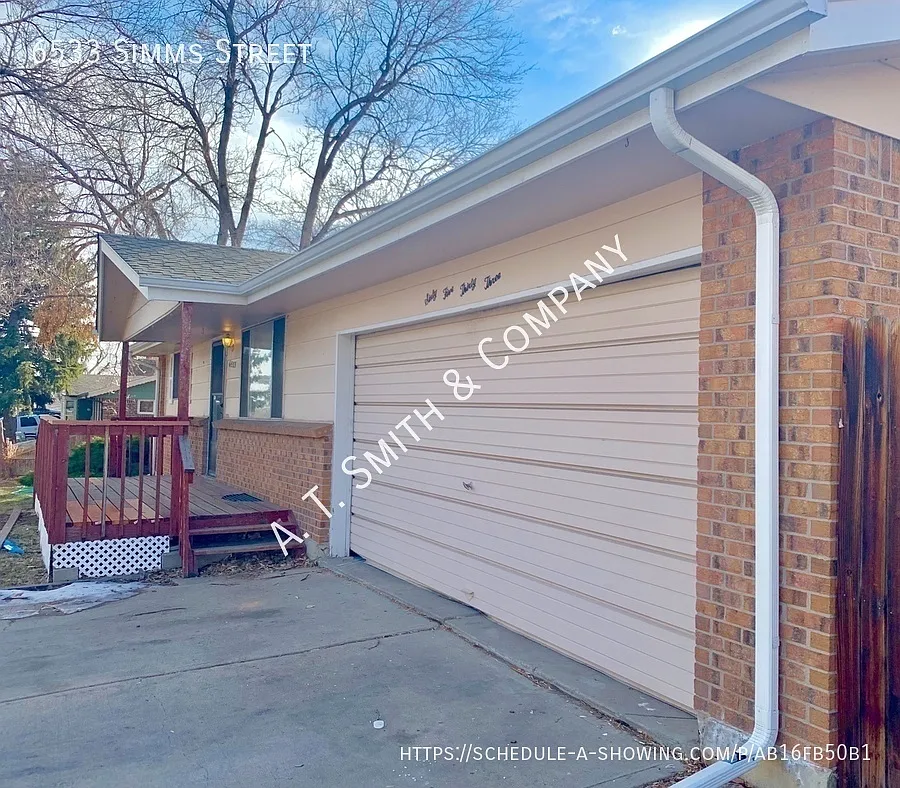 Building Photo - 6533 Simms St