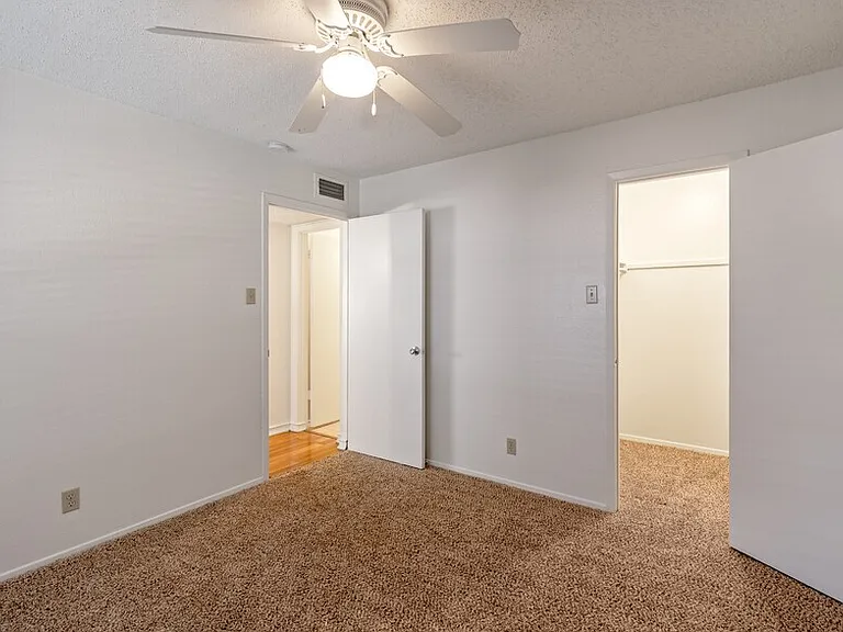 Wolfe Run Apartments — Photo 31