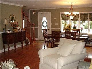 1st image of 30 Crescent Ln
