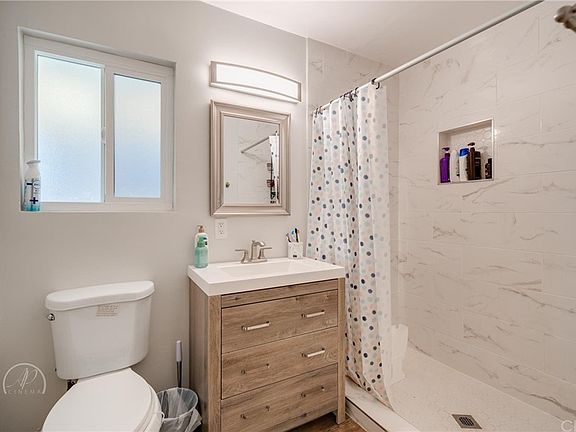 5th image of 3411 Crest Dr