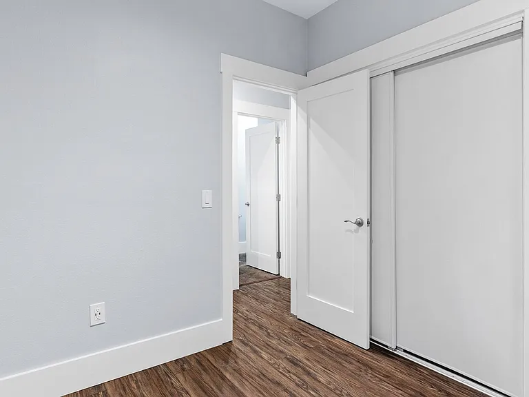 138 Elm Avenue — Photo 25
