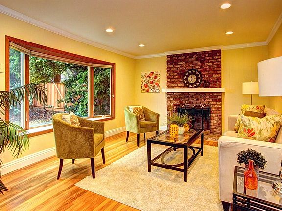 5th image of 1058 Oaktree Dr