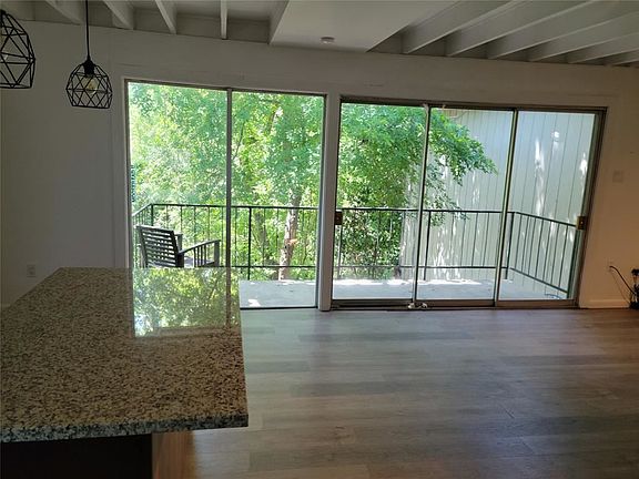 2nd image of 8211 Katy Fwy APT 4
