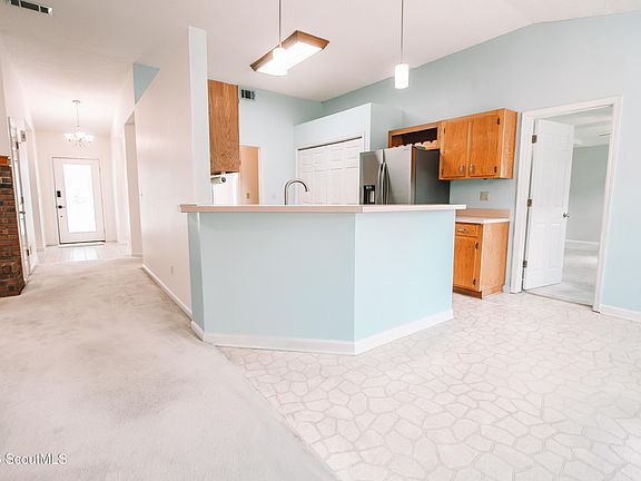 3rd image of 24 Plantation Oaks Dr