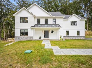 38 Hickory Ln, Ridgefield, CT 06877