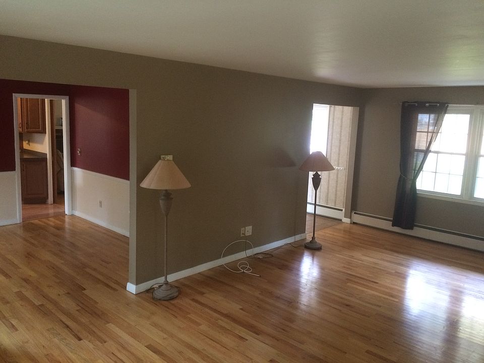 1st image of 21 Juniper Dr