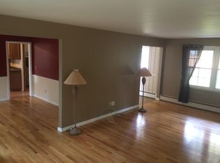 21 Juniper Dr, Clifton Park, NY 12065