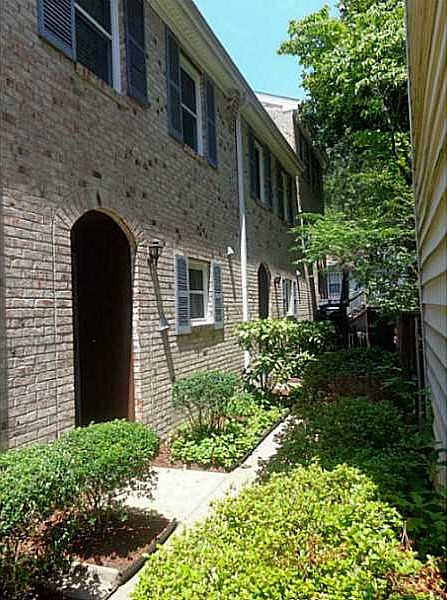 2nd image of 403 34th St APT 106