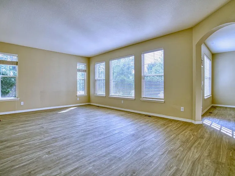 2370 Windmill Dr — Photo 4