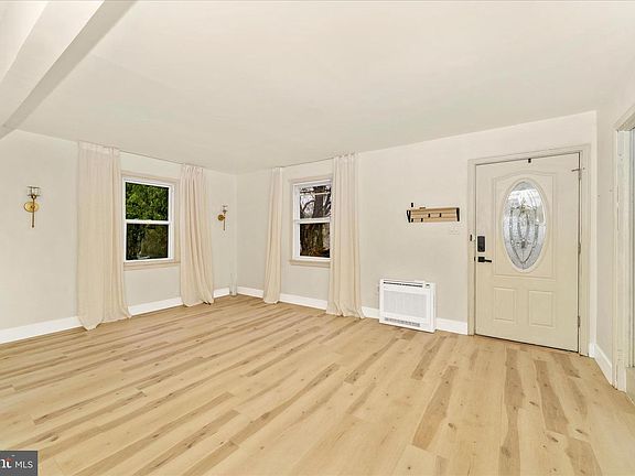 4th image of 605 Rosemere Ave