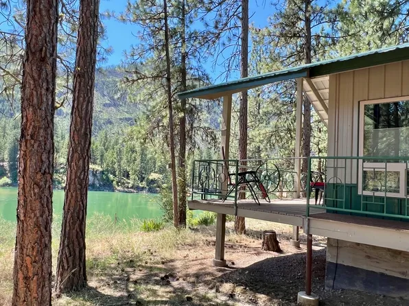 25 Panorama Ln, Plains, MT 59859