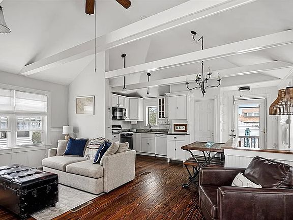 4th image of 36 Ocean Rd N