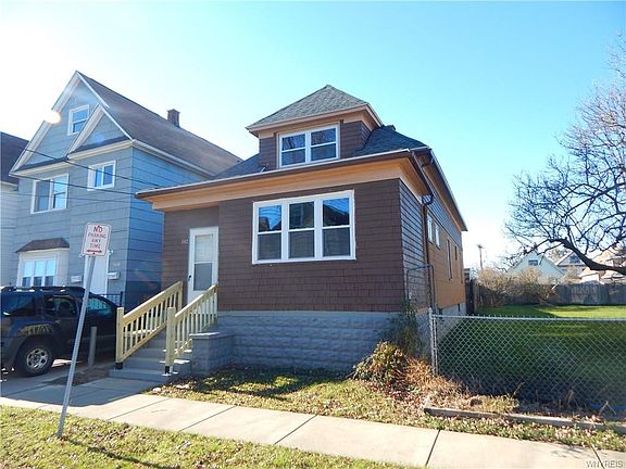 2nd image of 542 Willett St