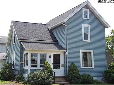 1st image of 605 E 7th St