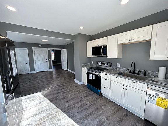 4th image of 49 Trumbull Ave #1