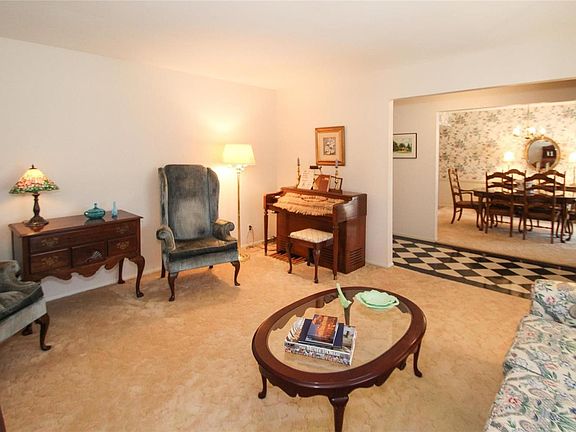 5th image of 11823 Point Oak Dr