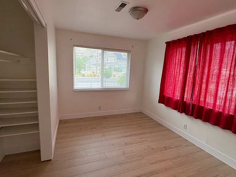 4045 N Canyon Rd — Photo 4