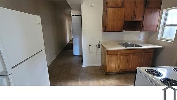 4th image of 3741 Peachtree St