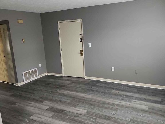 2nd image of 4900 Saddlebrook Ln #11289363
