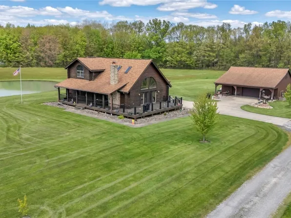 15180 Stoltz Rd, Diamond, OH 44412