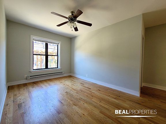 2nd image of 951 W Cornelia Ave APT 1C