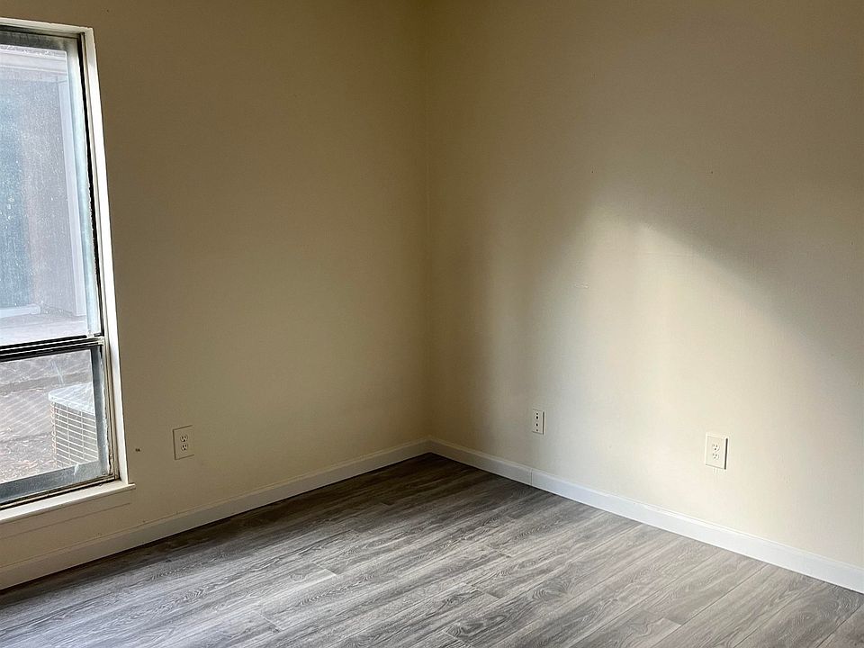 1st image of 2807 Sonora Dr #1