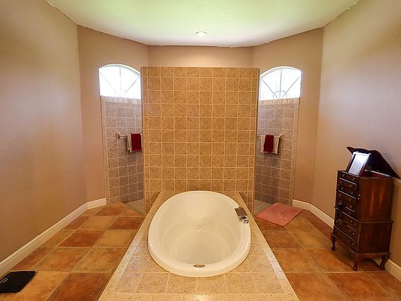 4th image of 4706 SW 22nd Pl