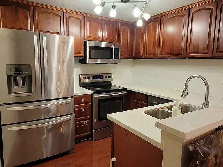5084 Crandallwood Dr — Photo 1