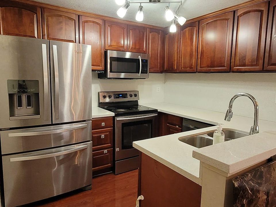1st image of 5084 Crandallwood Dr